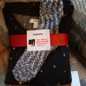 Sonoma pajama set. Two piece and socks. New.